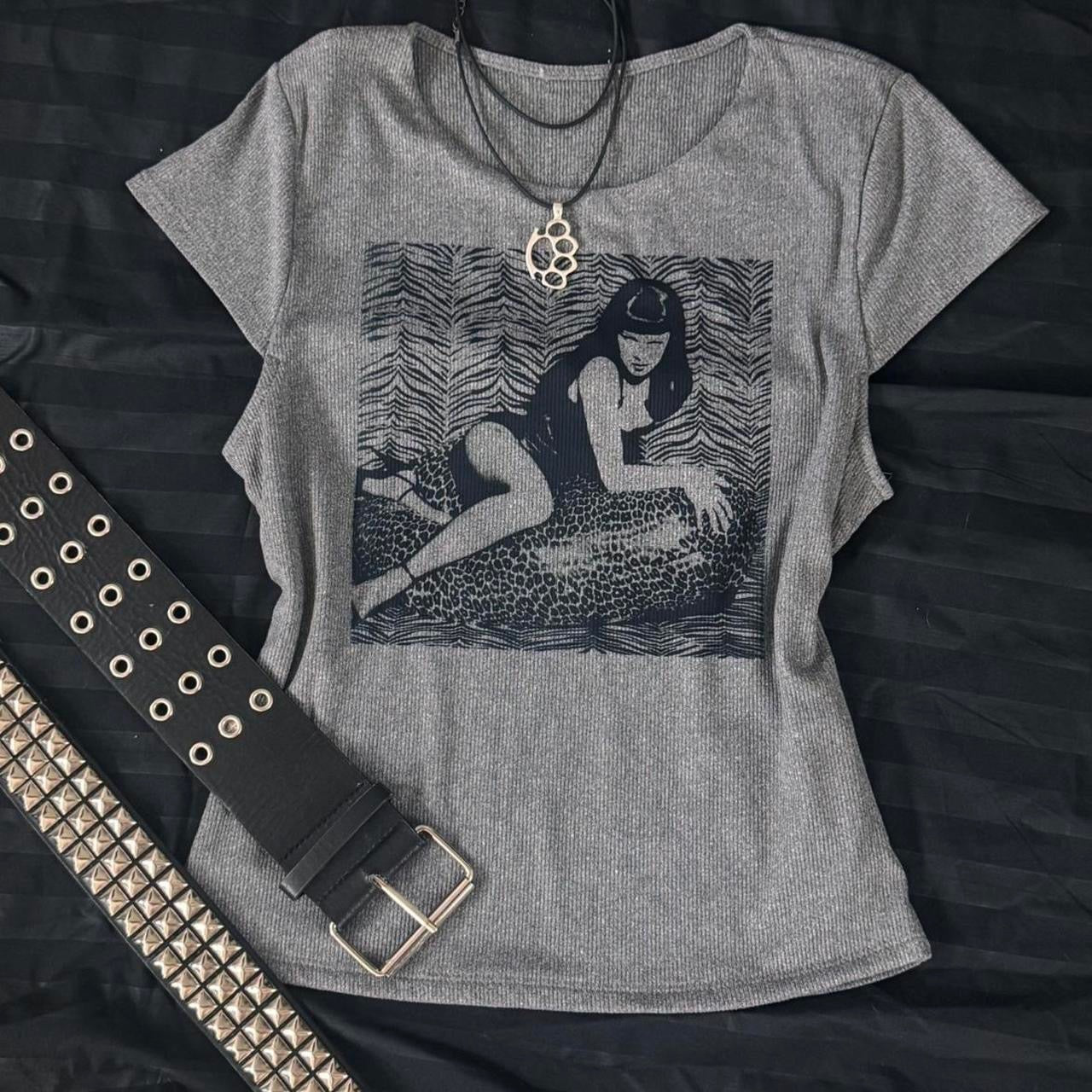Bettie page 90s black and white graphic baby tee