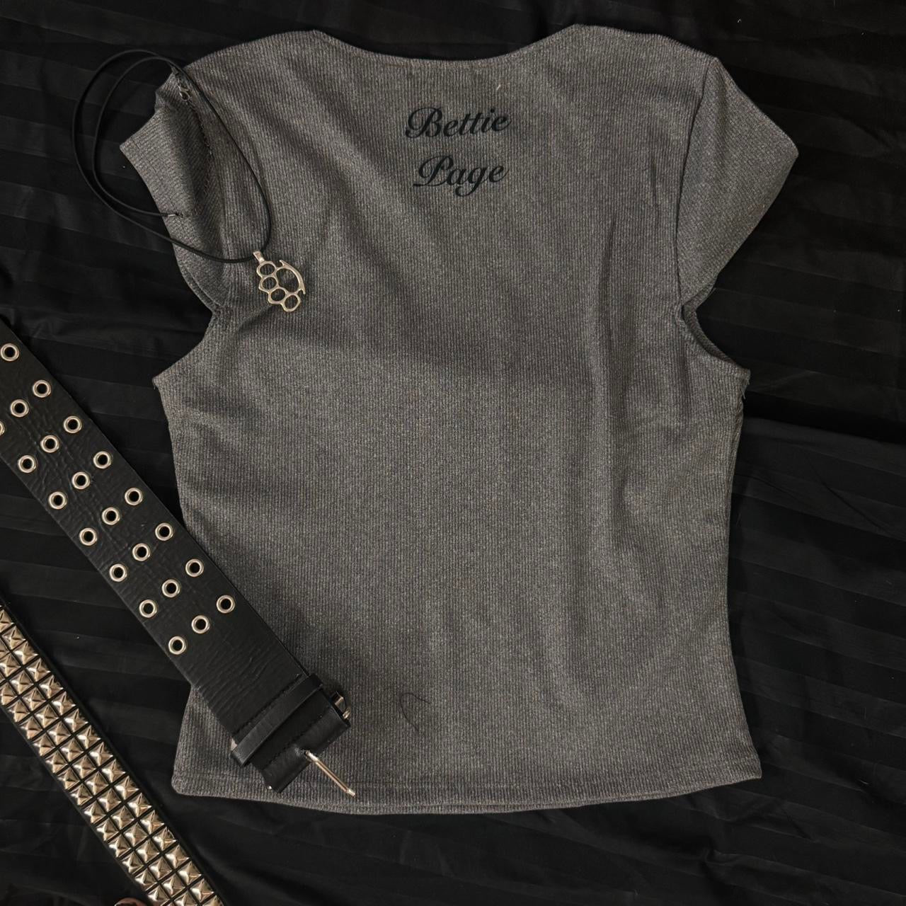 Bettie page 90s black and white graphic baby tee